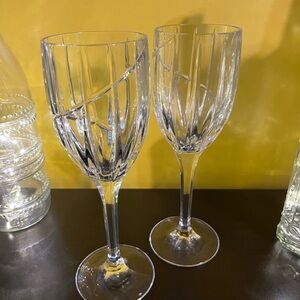 Set of two Mikasa Uptown Wine Glasses